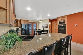 Eden Mountain Condo with Views Pool & Hot Tub Access - 2