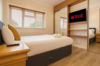 Stylish 4-Bedroom Home with Modern Comforts - 7