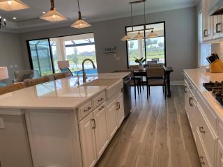 Executive Style Pool Home In Skye Ranch - 6