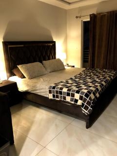 Modern & Cozy apartment in Bahria Town Lahore - 0