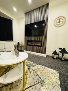 3 bedroom house sleeps 6 Discounts on long stays FreeParking Business free WiFi - 6