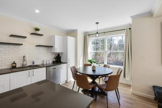 Amazing Entire Townhouse Sleeps 20 Group Favorite - 1