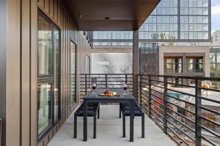 Hyve -Tropical Peach -Walk to Broadway - Pool&Gym! - 6