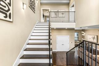 Gorgeous Property Near Convention Center - Houston - 3