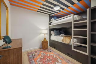 Hyve - Harmony Strum - Walk to Broadway - Pool & Gym - 9