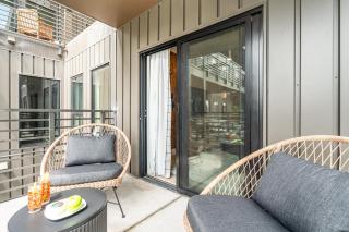 Hyve - Harmony Strum - Walk to Broadway - Pool & Gym - 8