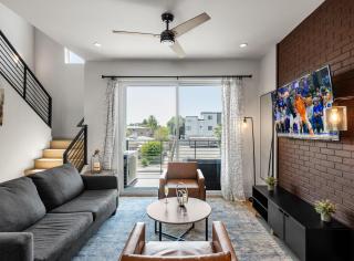 Hush House - Hot Tub - Heart of Old Town - 9