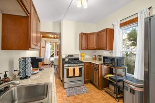 Bde Maka Stay - Classic 5 BR Heart of Uptown - Hennepin & Lyndale - Close to Lakes - 2