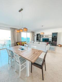 Panoramic Sea Views 3 Bedroom Apartment in St Julians - 7