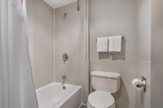 Red Roof Inn Houston Brookhollow - 7