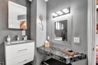 Fun Location! 1 block to Las Olas Pool & Parking - 4