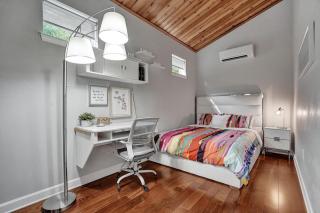 Fun Location! 1 block to Las Olas Pool & Parking - 2