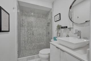 Fun Location! 1 block to Las Olas Pool & Parking - 1