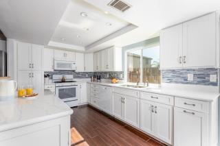 Heidi House - Entire Home Pet Friendly - 9