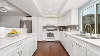 Heidi House - Entire Home Pet Friendly - 6