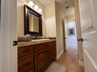 Coronado Manor Estate Private Suite, Pool, & Spa - 9