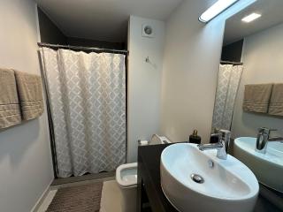 Moderno departamento con vista a Santa Lucía, Mty - 3