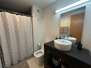 Moderno departamento con vista a Santa Lucía, Mty - 4