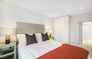 Beautiful 4 Bedroom Flat - 1