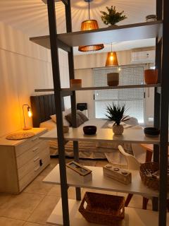 Monoambiente amplio con dos balcones a 1 cuadra de Av Pellegrini - 7