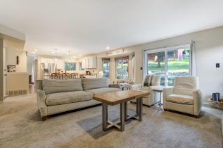 Pet Friendly Mountain View Retreat - 1