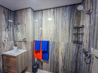 Modern & cozy 2 bedroom apartment - 9