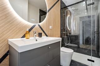 Modern Studio with Kitchen in Prime Location - 6