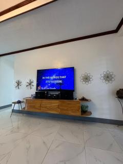 House & Swimming Pool on a Hill - 9