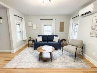 Jennifer's Modern & Comfy Broadway Retreat - 7