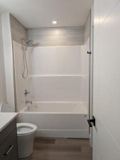 21 Greenwich Common NW Calgary Alberta - 1