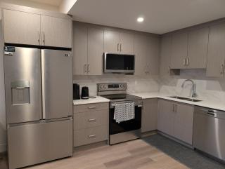 21 Greenwich Common NW Calgary Alberta - 1