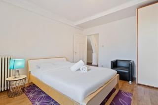 Cozy 3BR Townhome Walk to City Center & Park Free - 1