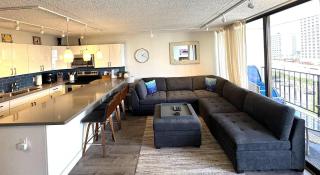 Waikiki Banyan Ohana Suite - 1