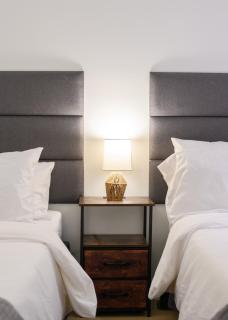 City Apt • 20 Mins to Manhattan • Easy NYC Access - 1