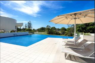 Kirra Surf Apartments - 4