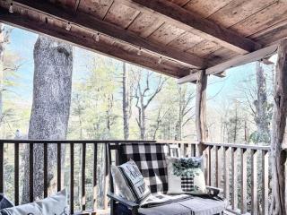 1930's Highlands Hideaway - 2