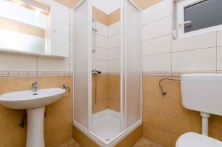 One-Bedroom Apartment Crikvenica near Sea 3 - 5