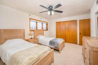 East Side 3 Br 2 full bath King Bed - 6