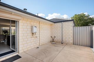 Modern Bassendean Abode - 2