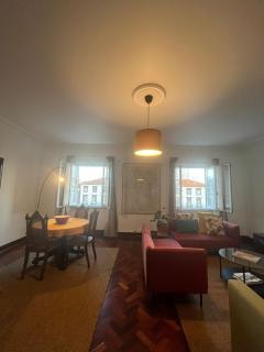 AP Piso 2 inteiro · Portas Residence, o mais central de Ponta Delgada! - 0