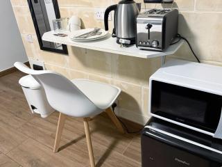 Mini Studios in Central Victoria - 8