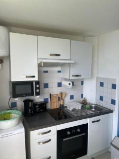 Studio between Sea and Mountain - 4