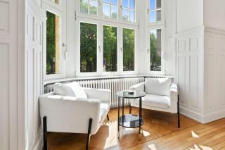 Sleek and Sophisticated in Prime Location - 5