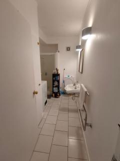 Traveler Cosy Room - No Windows - 4