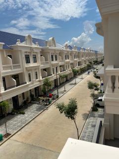 Charming 4-bedroom townhome in vibrant Phnom Penh! - 9