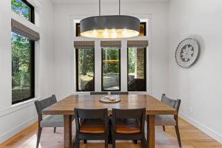 Fox & the Fairway- On the golf course in Spring Mtn Ranch w/ AC & club access - 2