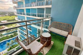 Minimalist Spot for Couples with PS4, Netlix and Instax - 6