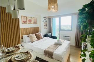 Minimalist Spot for Couples with PS4, Netlix and Instax - 5