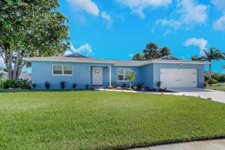 Marco Island Pool, Spa Getaway Fenced Pet Friendly - 5