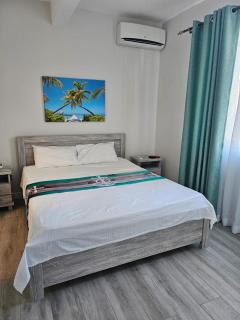 3 bedroom apartment - walk to the beach - 8
